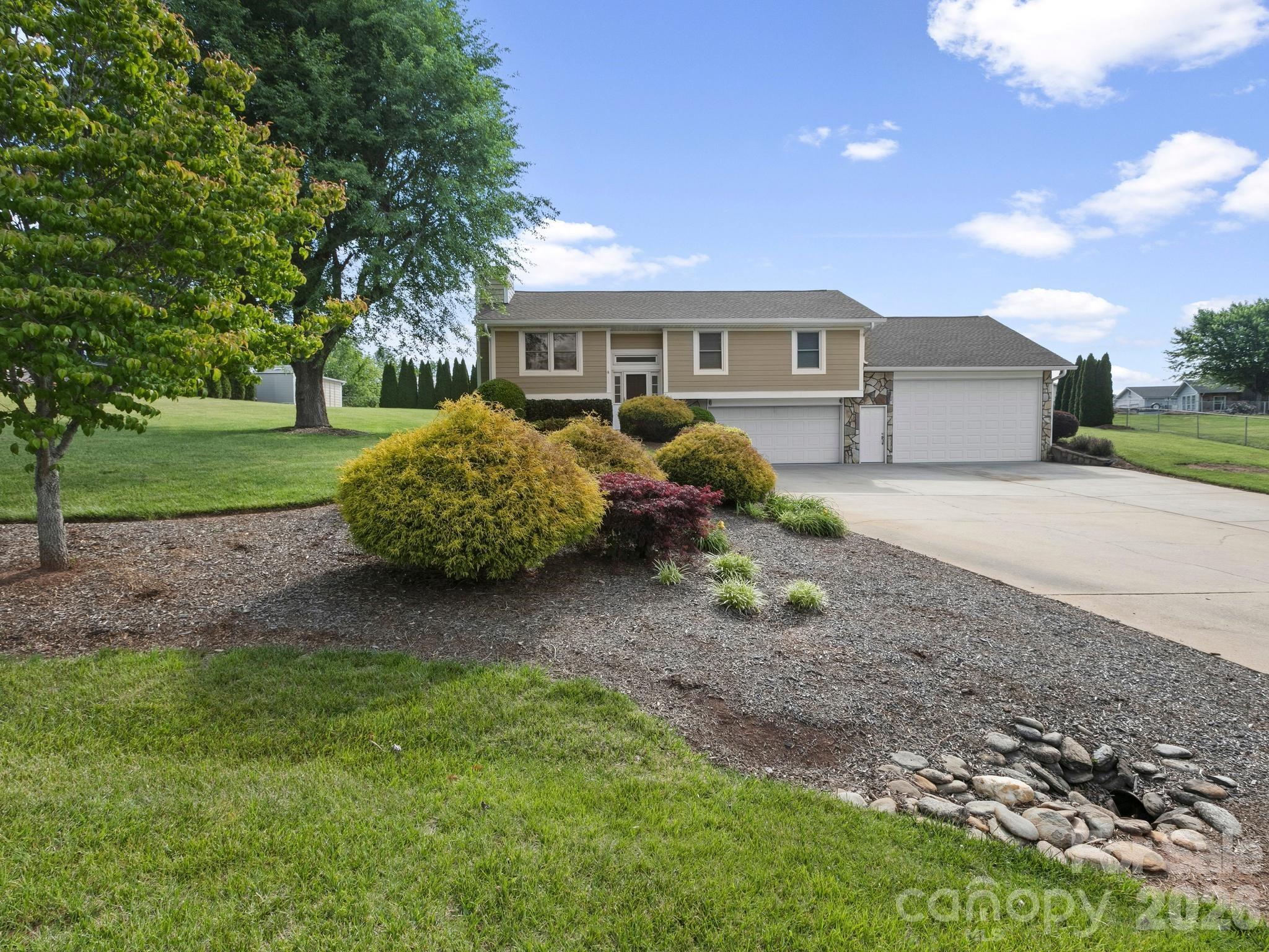 3 Fieldcrest Drive Candler NC 28715