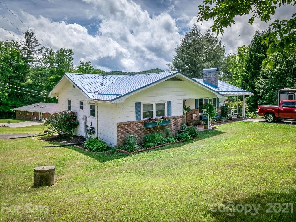264 Connestee Road Brevard NC 28712