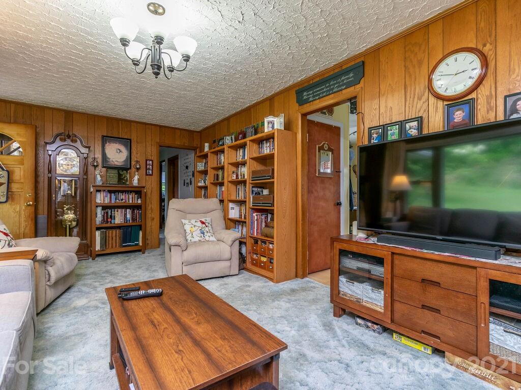 264 Connestee Road Brevard NC 28712