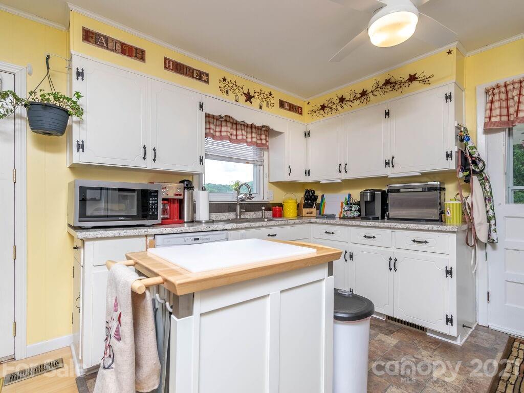 264 Connestee Road Brevard NC 28712