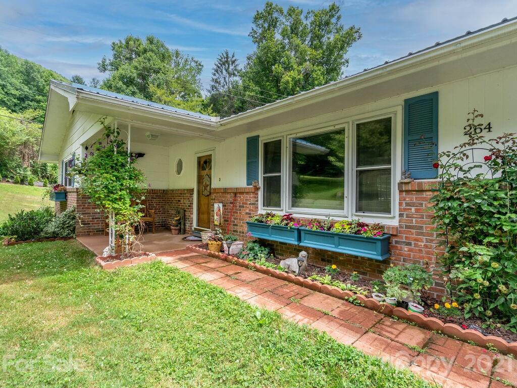 264 Connestee Road Brevard NC 28712