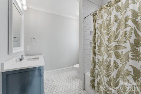 409 Bertonley Avenue Charlotte NC 28211