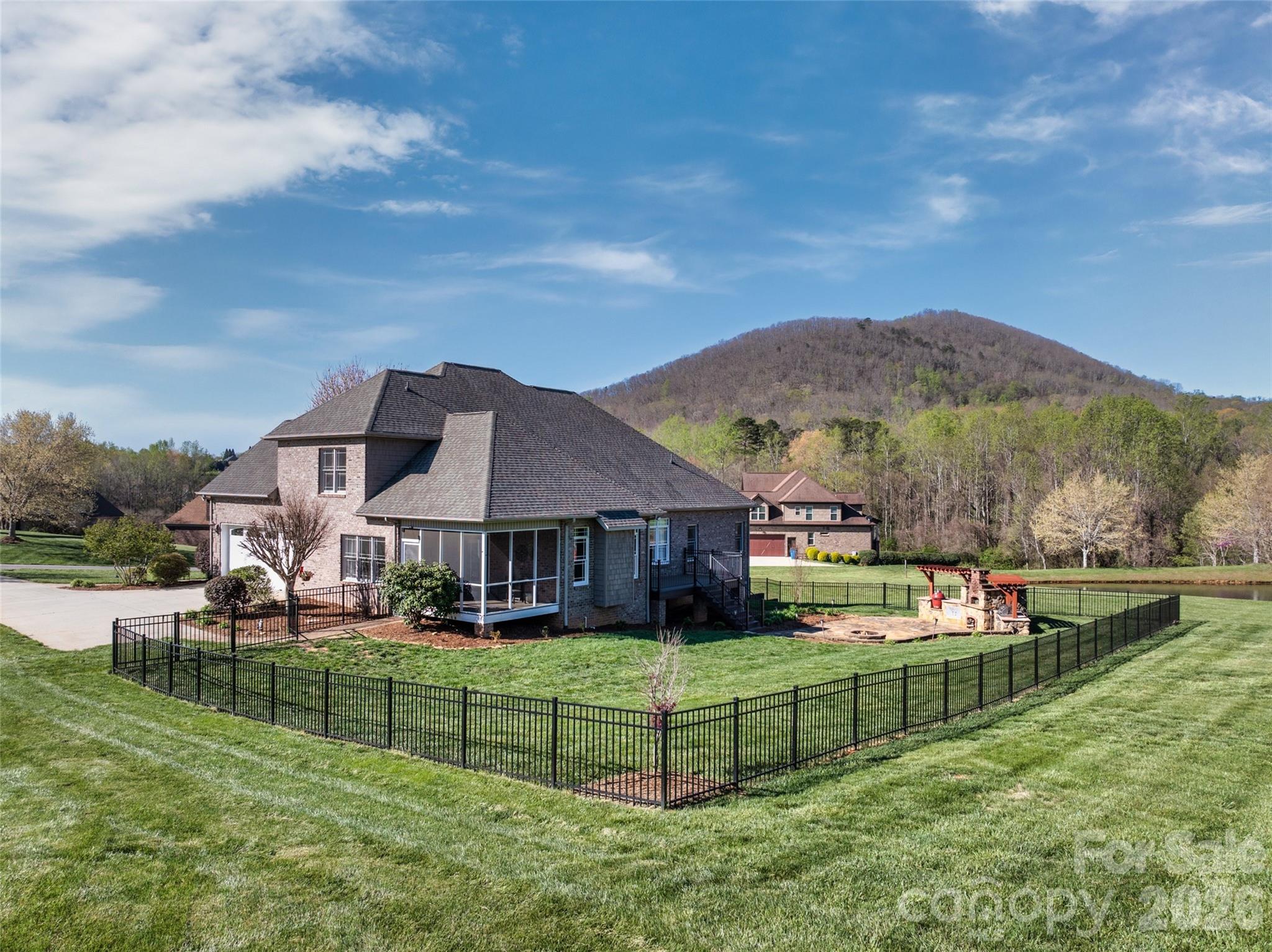 5873 Bakers Point Hickory NC 28602