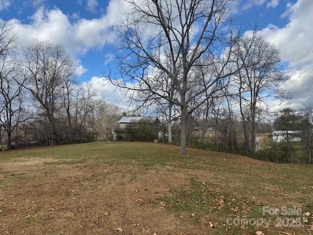 25 Highland Street Weaverville NC 28787
