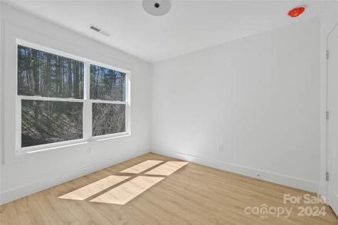 26 Cub Road Asheville NC 28806