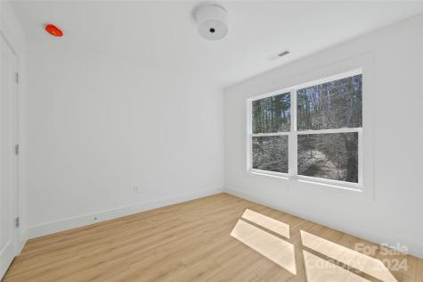 26 Cub Road Asheville NC 28806