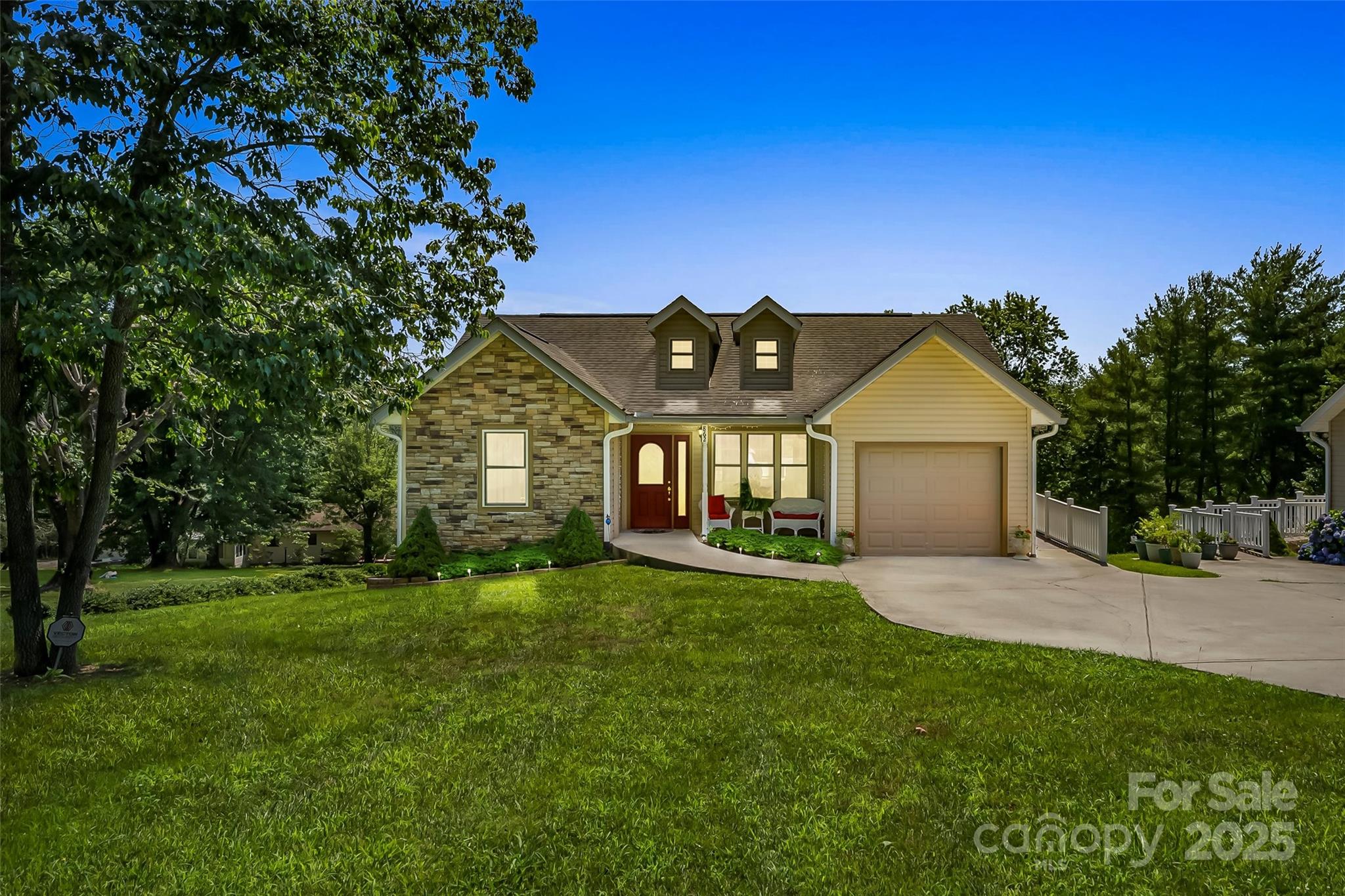 862 Asbury Road Candler NC 28715