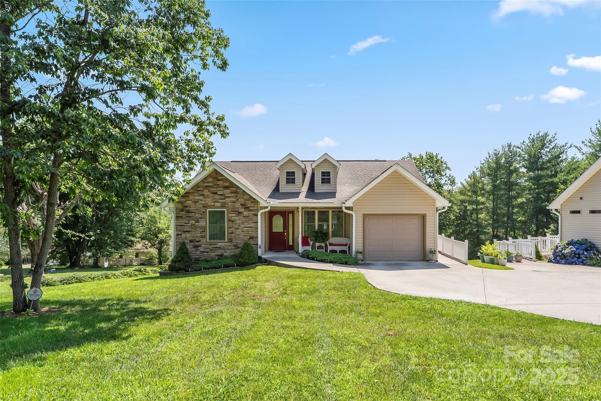 862 Asbury Road Candler NC 28715