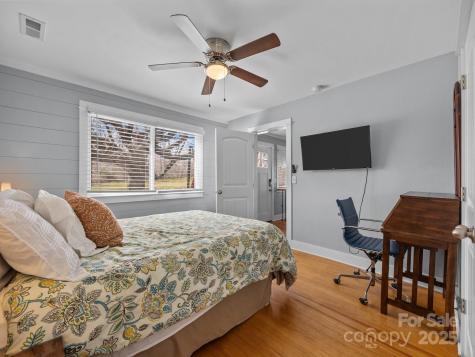 26 Hanover Street Asheville NC 28806