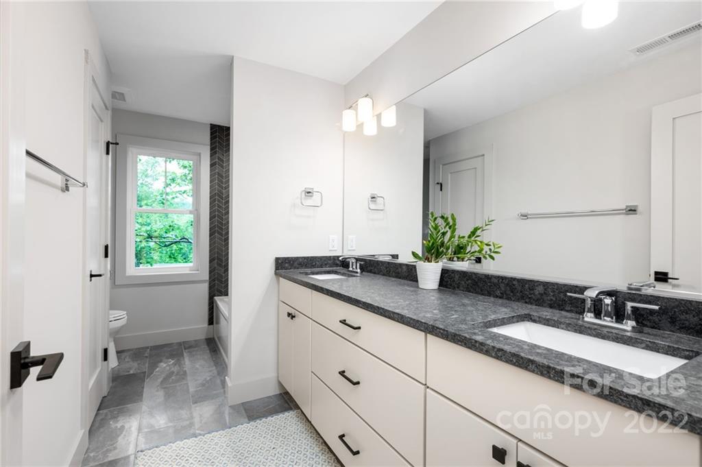 15 Asbury Road Asheville NC 28804