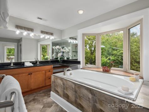 135 Westwood Place Asheville NC 28806