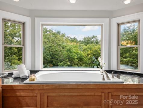 135 Westwood Place Asheville NC 28806