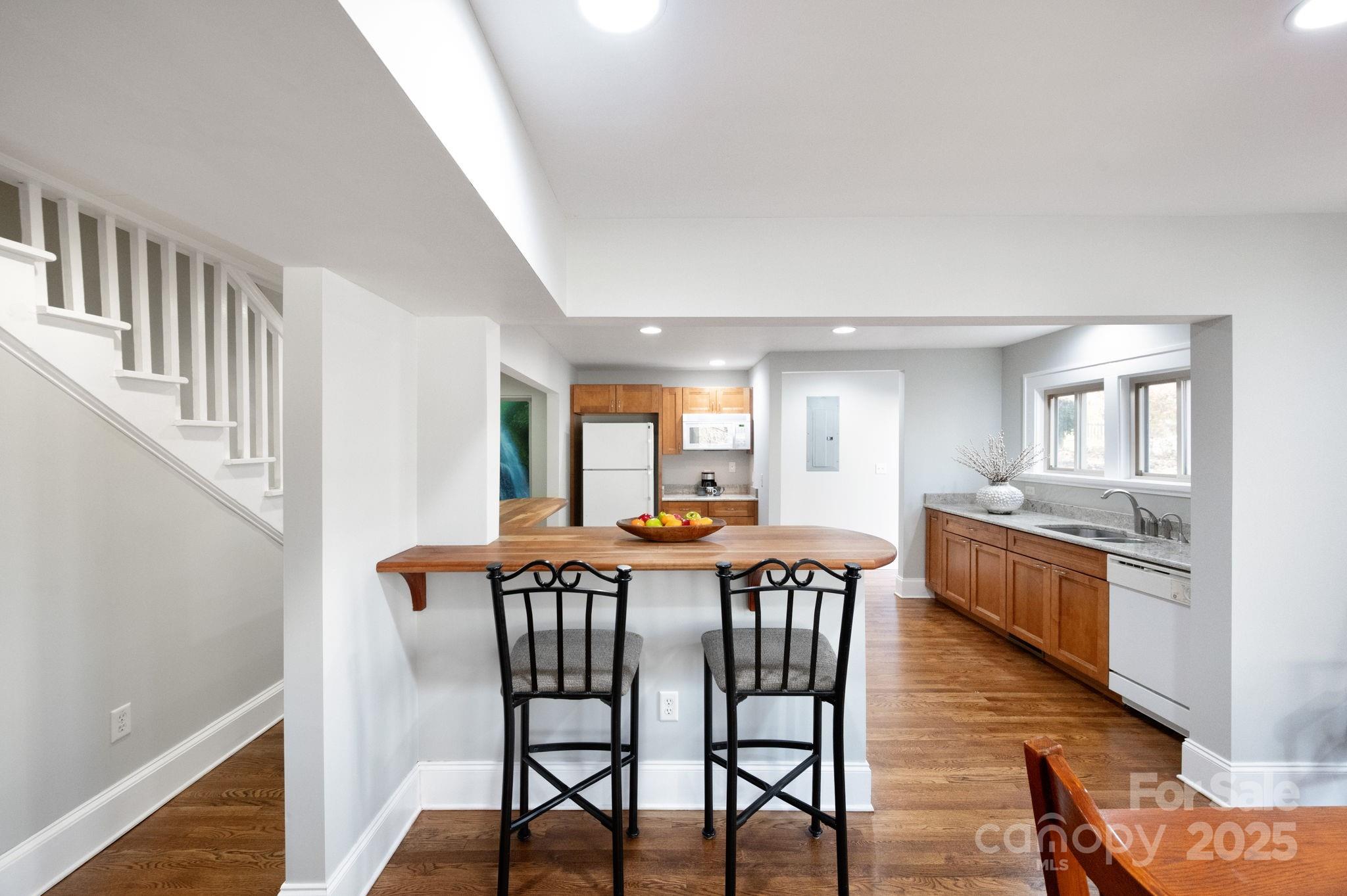 135 Westwood Place Asheville NC 28806