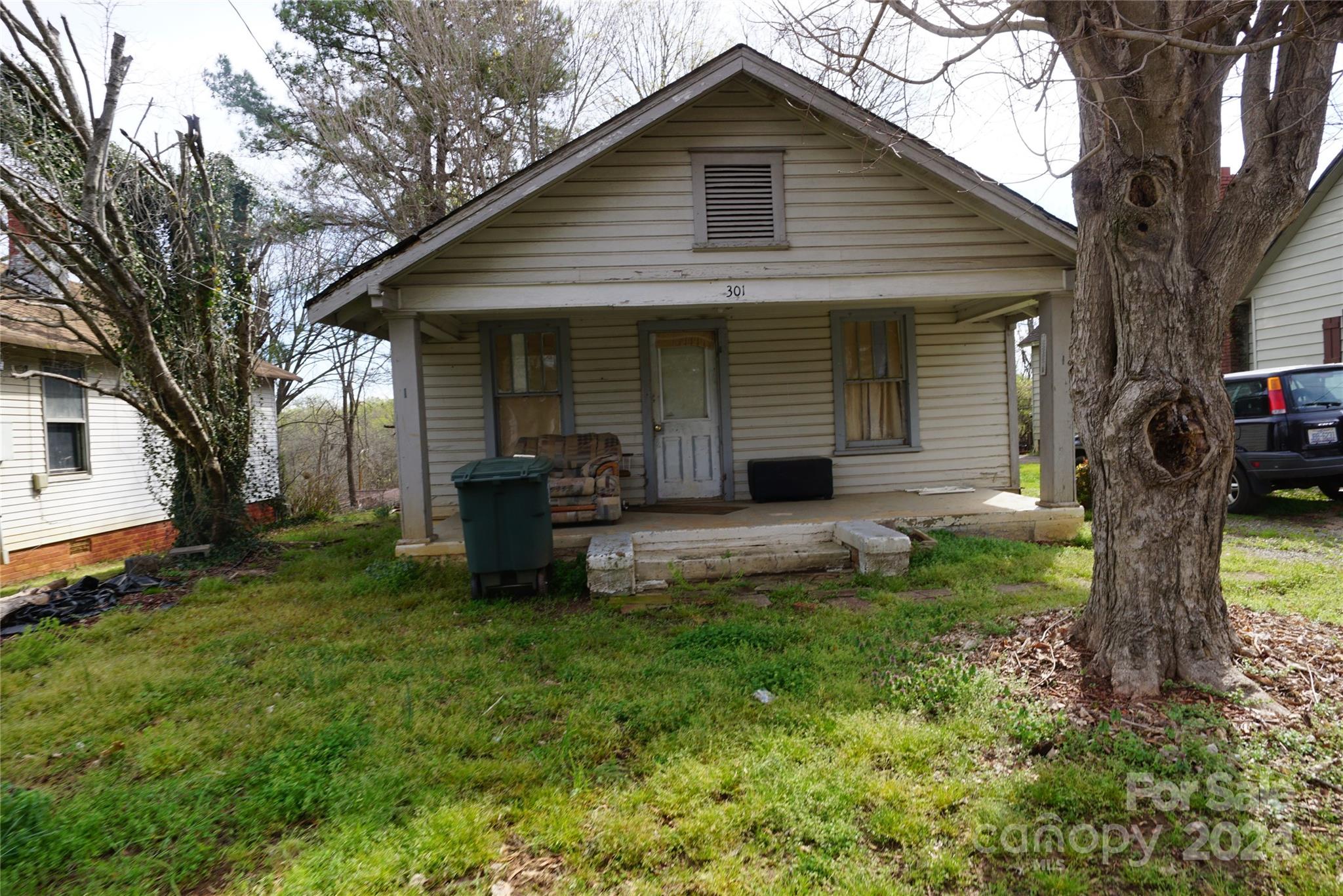 301 N Davis Avenue Newton NC 28658