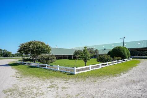 9141 Hasty Road Laurinburg NC 28352