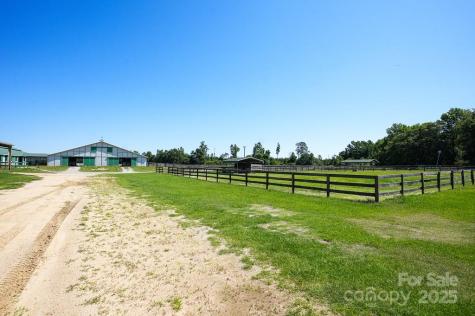 9141 Hasty Road Laurinburg NC 28352