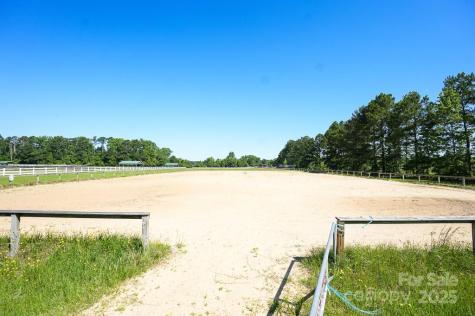 9141 Hasty Road Laurinburg NC 28352