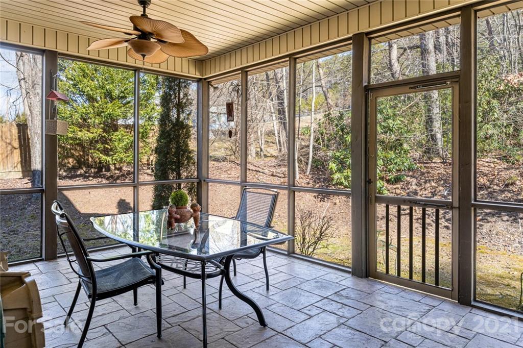 3495 Turnpike Road Horse Shoe NC 28742