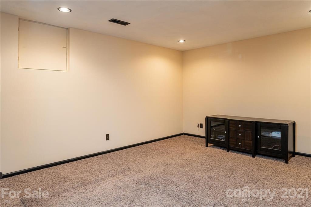 3495 Turnpike Road Horse Shoe NC 28742