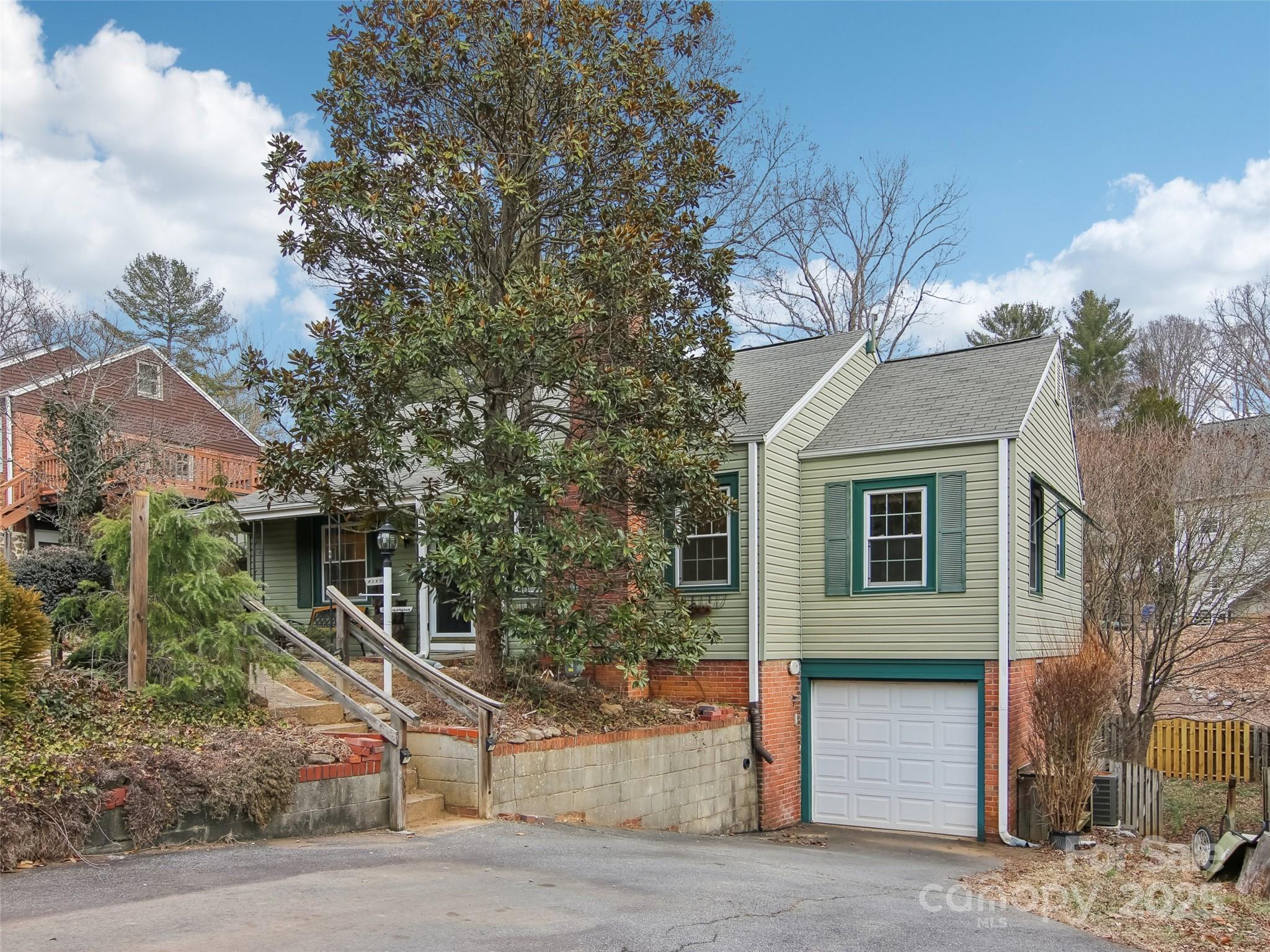 28 Kensington Drive Asheville NC 28805