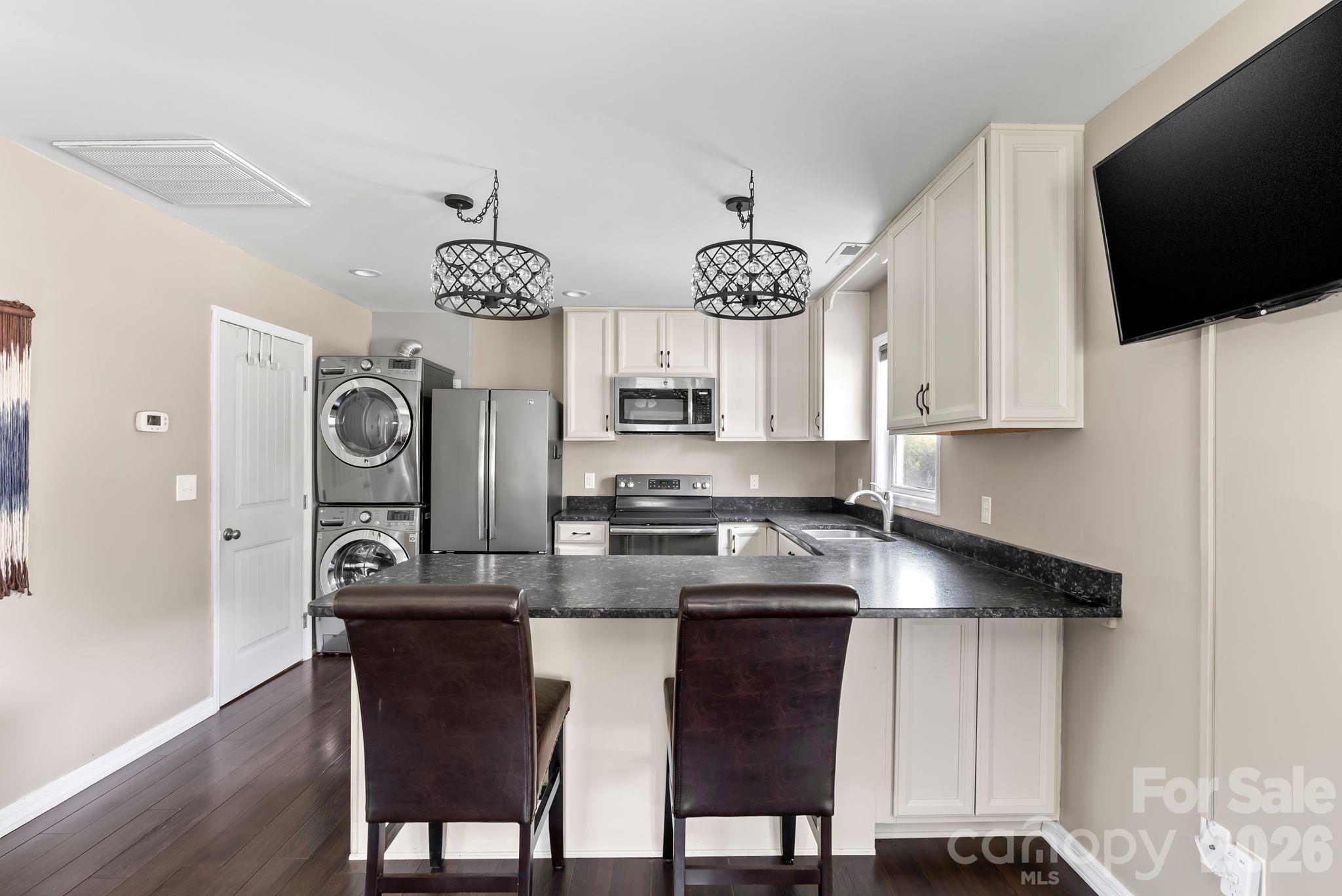 24 Ian River Drive Asheville NC 28806