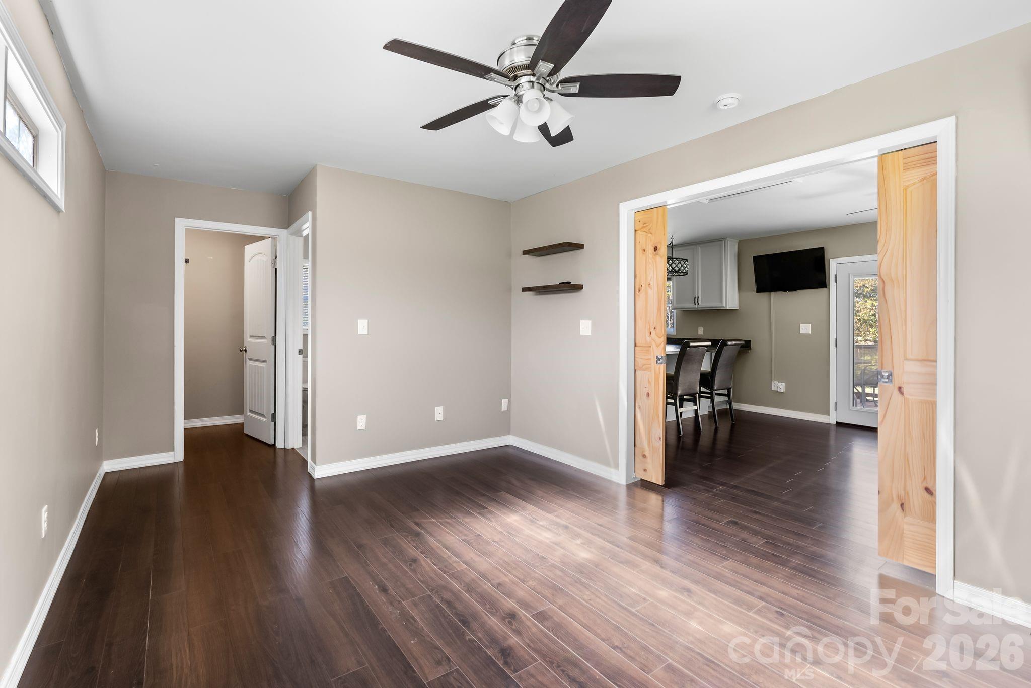 24 Ian River Drive Asheville NC 28806