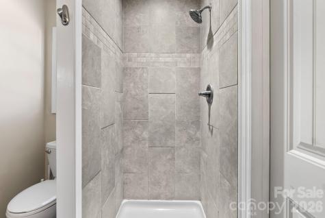 24 Ian River Drive Asheville NC 28806