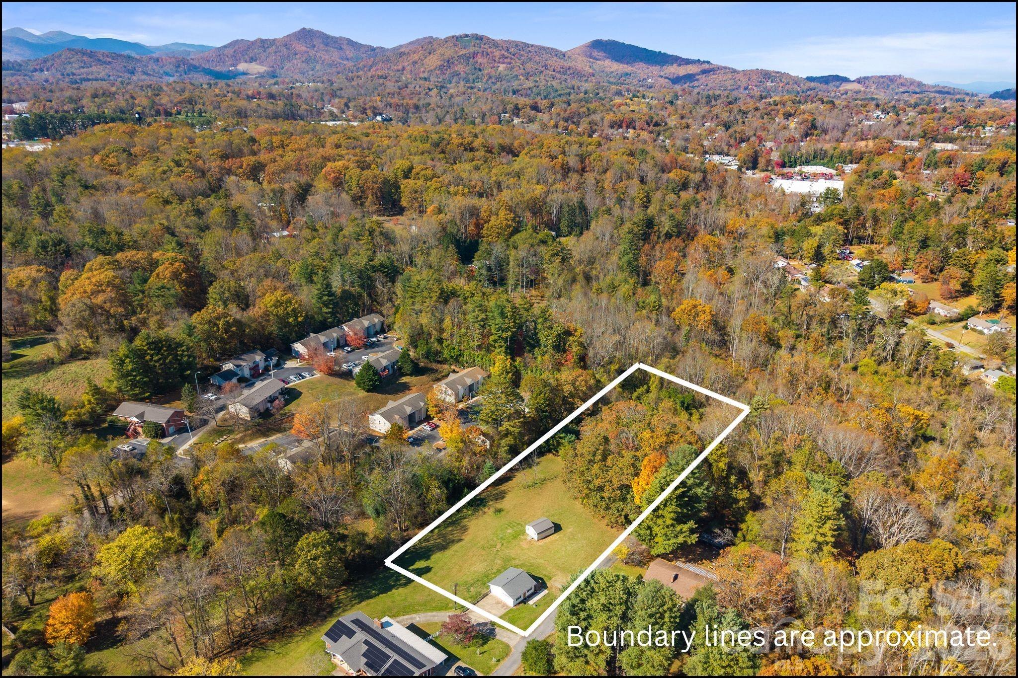 24 Ian River Drive Asheville NC 28806