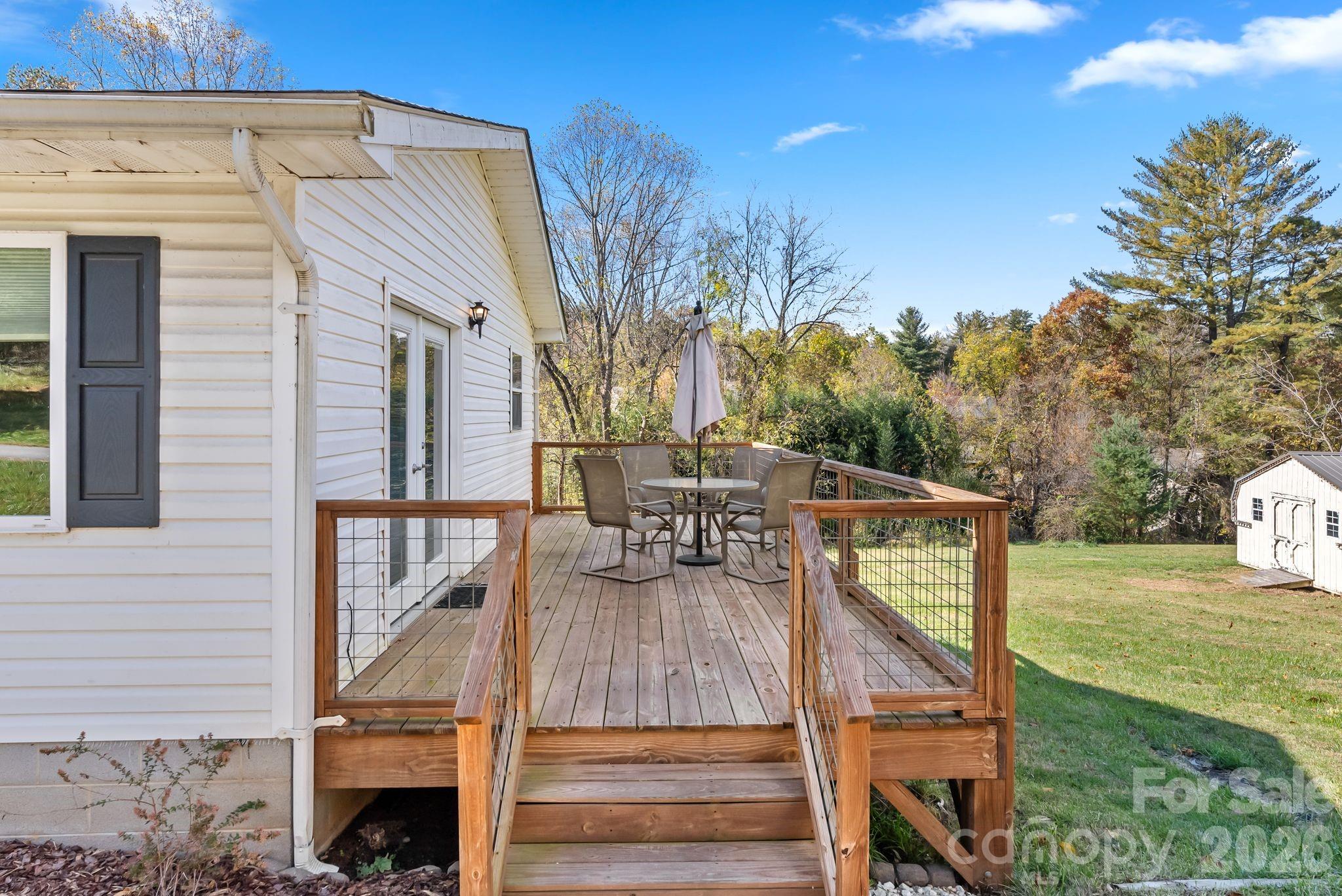 24 Ian River Drive Asheville NC 28806