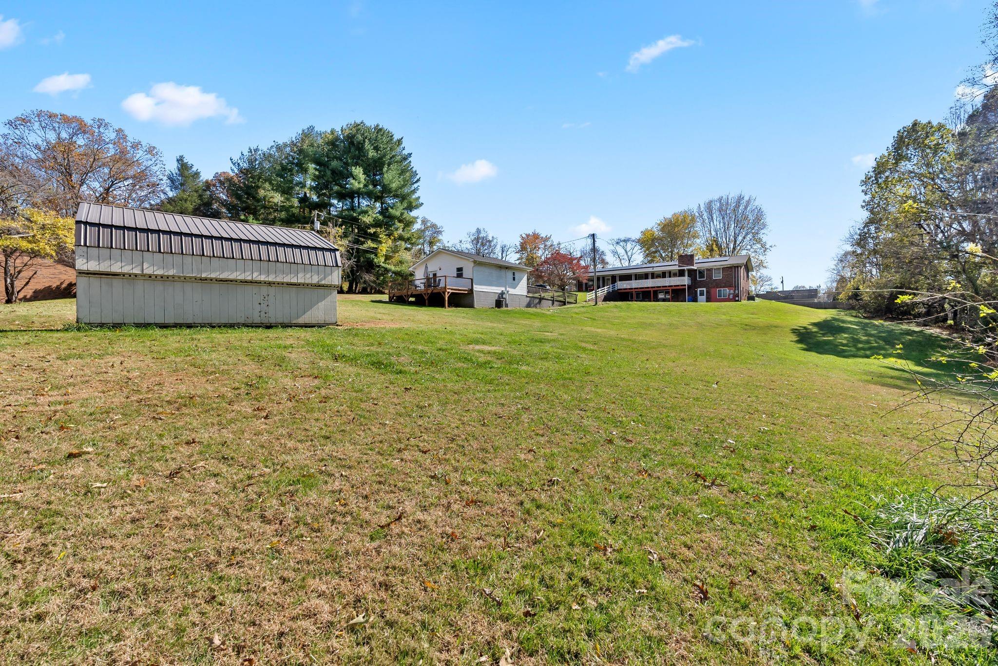 24 Ian River Drive Asheville NC 28806