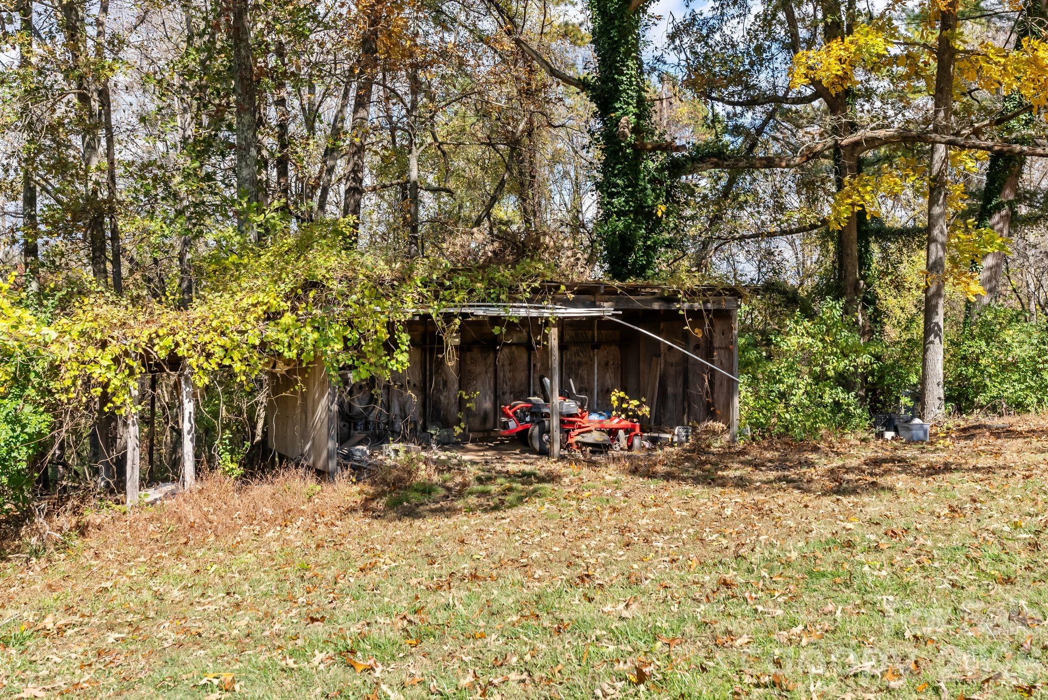 24 Ian River Drive Asheville NC 28806