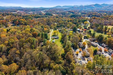 24 Ian River Drive Asheville NC 28806