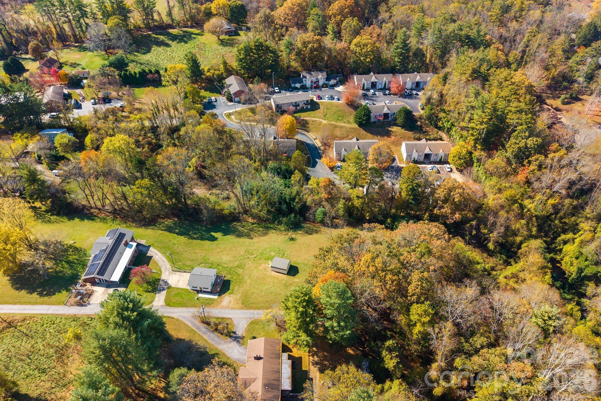 24 Ian River Drive Asheville NC 28806