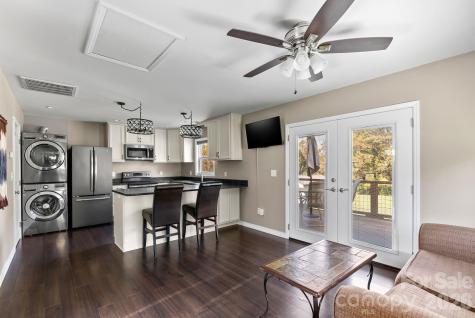 24 Ian River Drive Asheville NC 28806