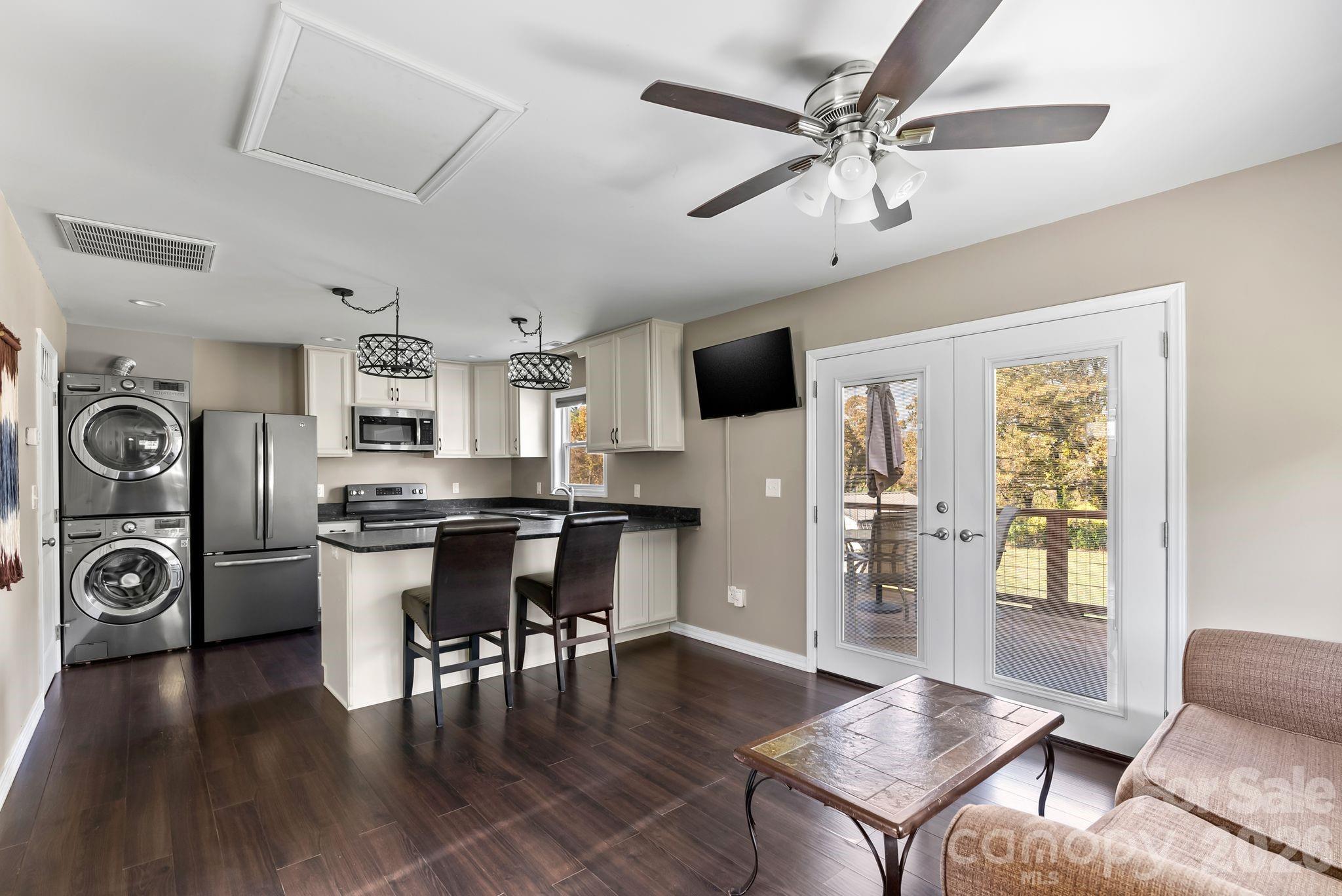 24 Ian River Drive Asheville NC 28806