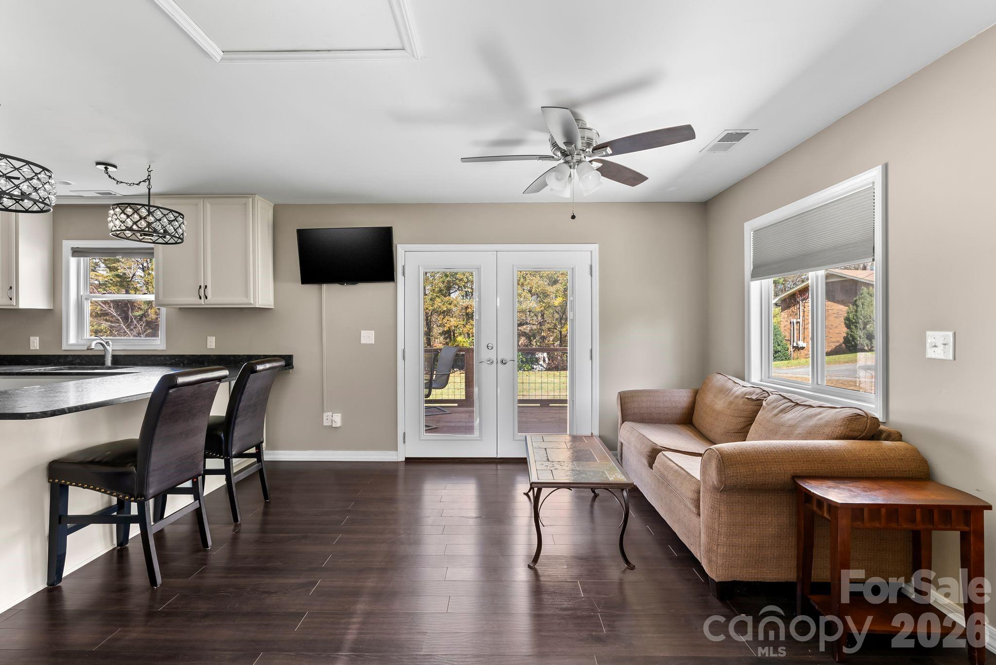 24 Ian River Drive Asheville NC 28806