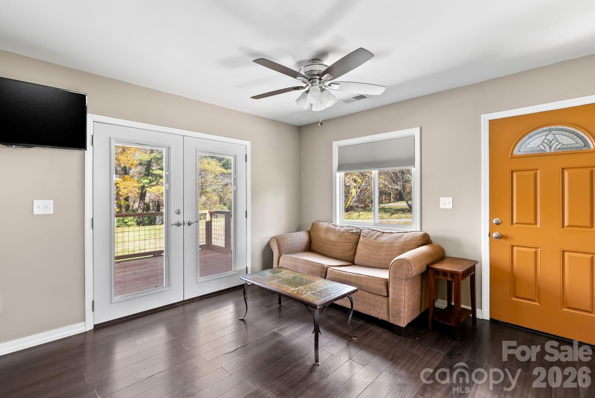 24 Ian River Drive Asheville NC 28806