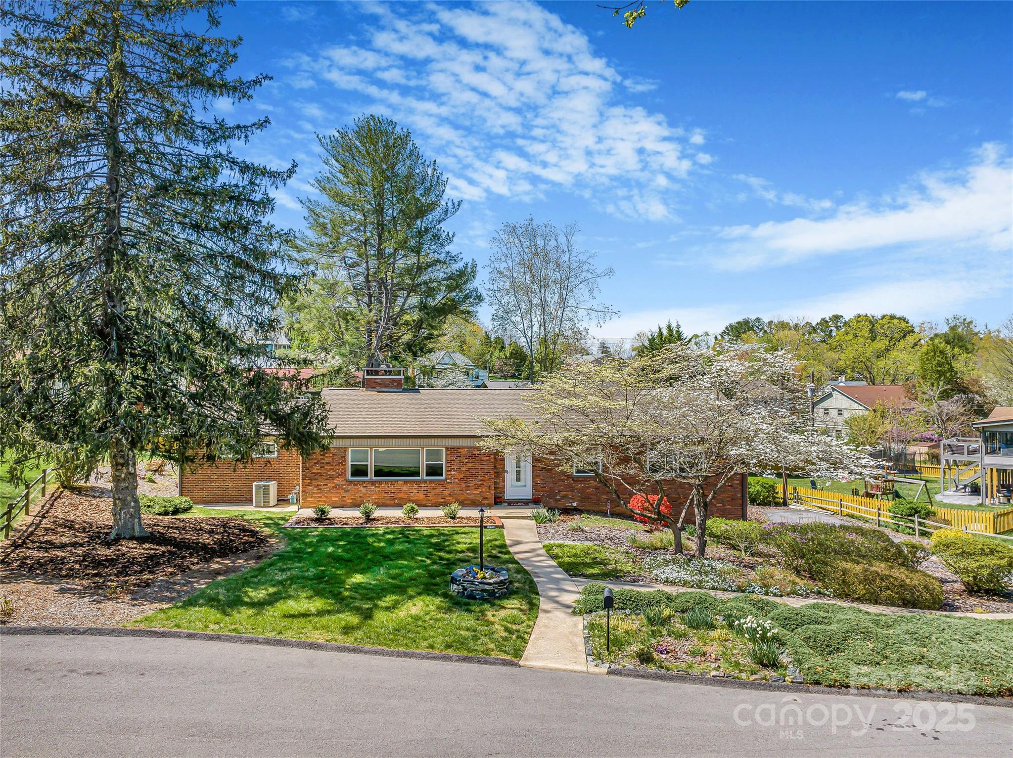 15 Ginell Circle Asheville NC 28804