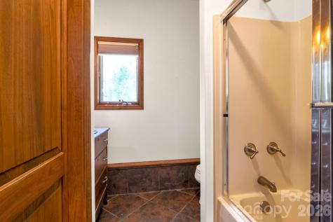 3104 Cove Loop Road Hendersonville NC 28739