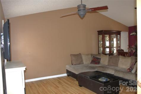 711 Braemore Court NW Conover NC 28613
