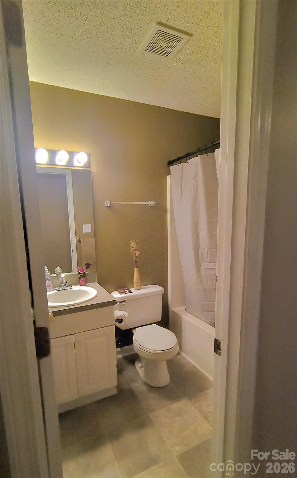 711 Braemore Court NW Conover NC 28613