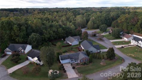 711 Braemore Court NW Conover NC 28613