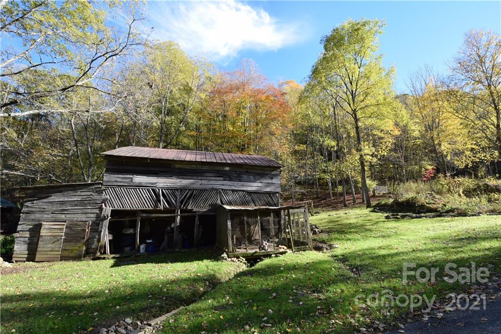 1041 Bee Log Road Burnsville NC 28714