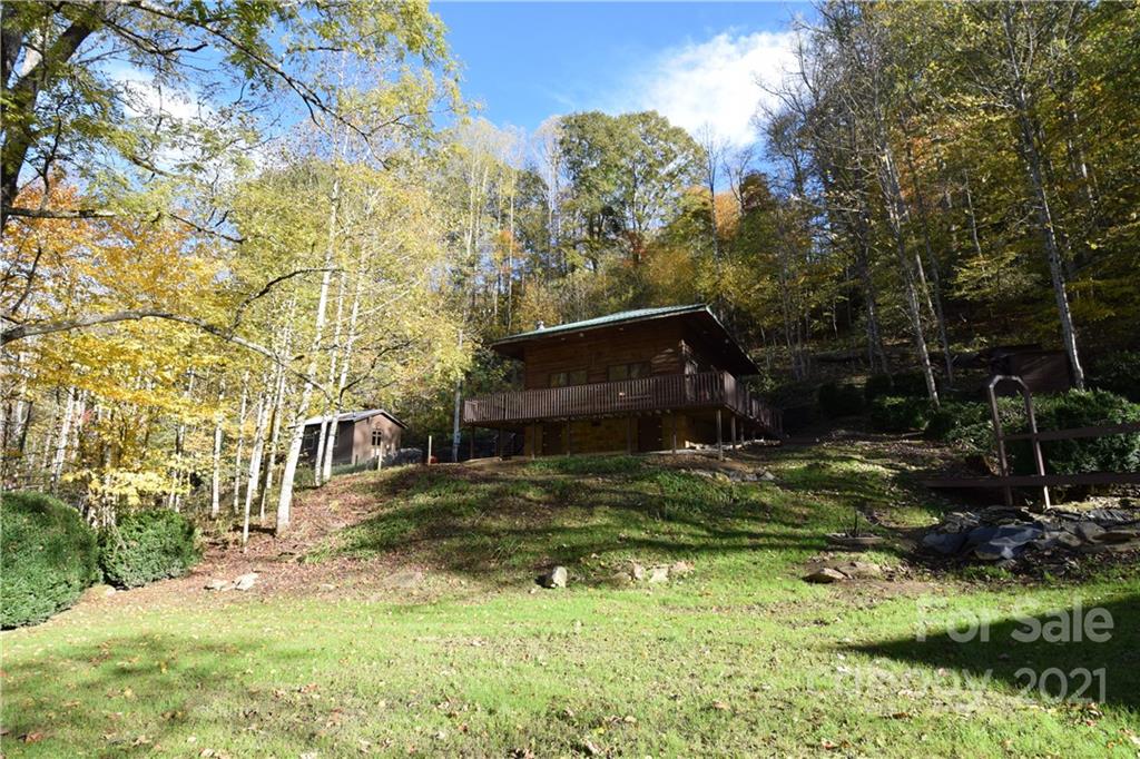 1041 Bee Log Road Burnsville NC 28714