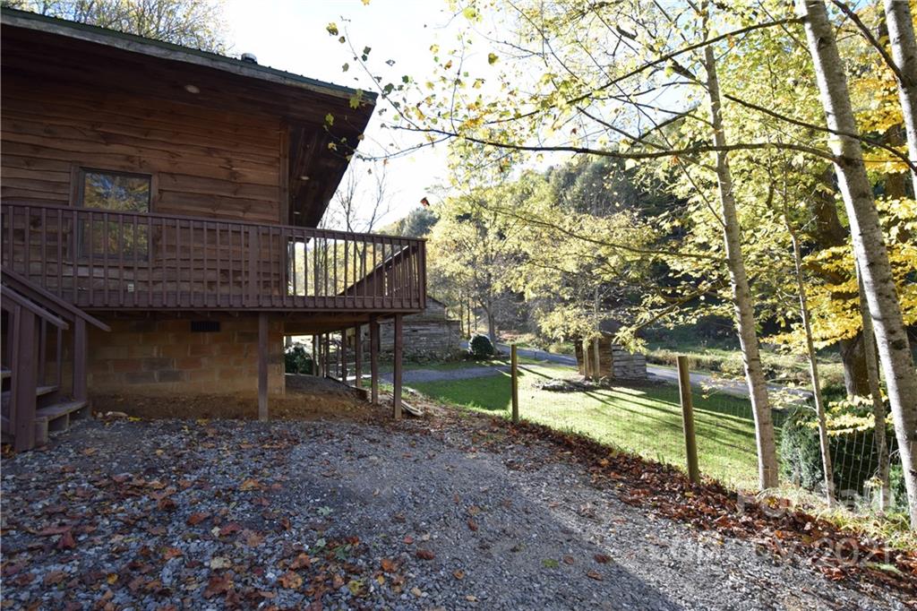 1041 Bee Log Road Burnsville NC 28714
