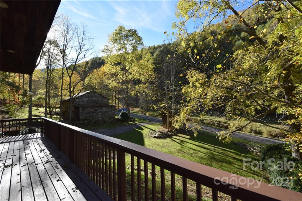 1041 Bee Log Road Burnsville NC 28714