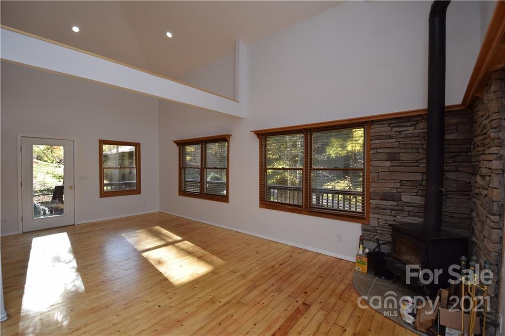 1041 Bee Log Road Burnsville NC 28714