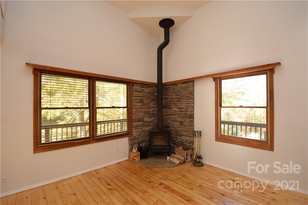 1041 Bee Log Road Burnsville NC 28714