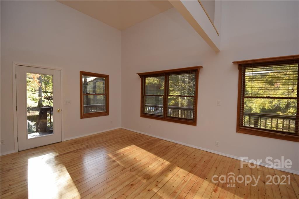 1041 Bee Log Road Burnsville NC 28714