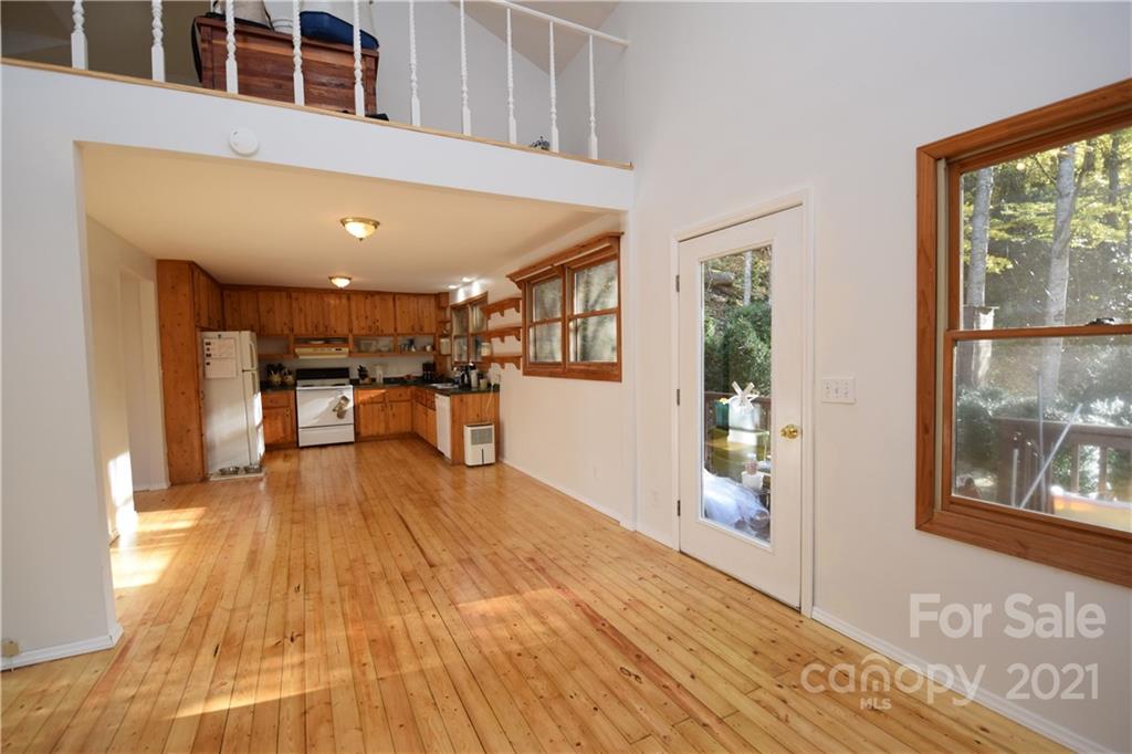 1041 Bee Log Road Burnsville NC 28714